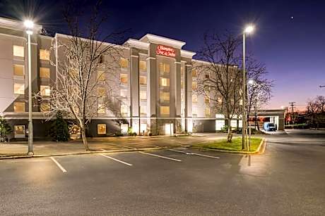 Hampton Inn By Hilton & Suites Charlotte-Airport