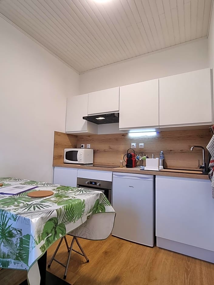Les Tables Aux Vaches - Maison d'Hôtes - Confort, calme et détente au bord du lac de la Raviège