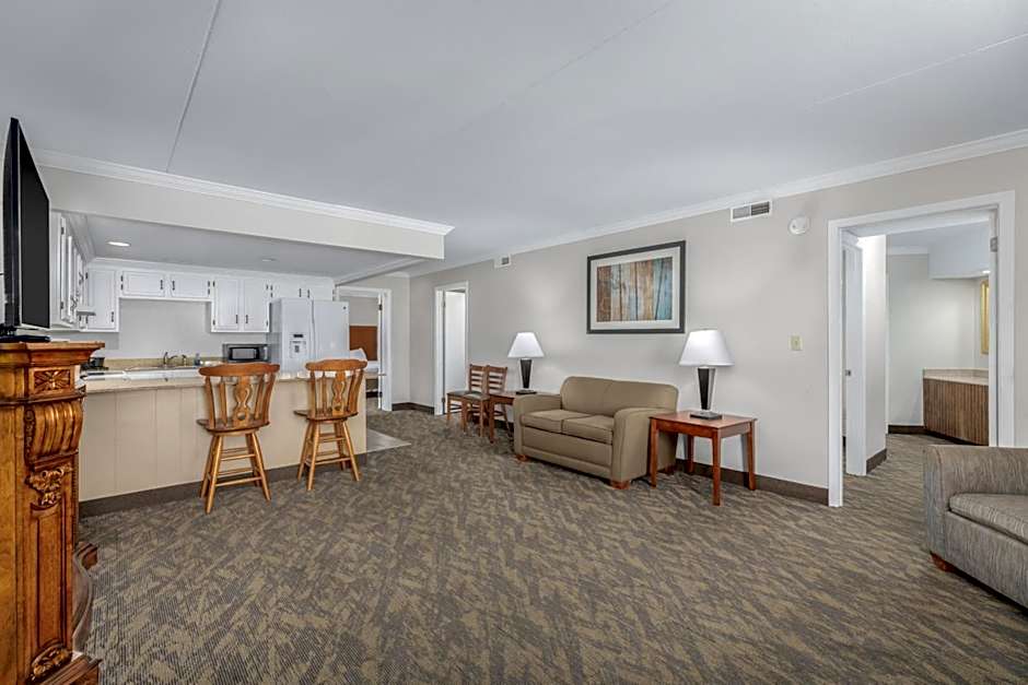 Crossroads Inn & Suites