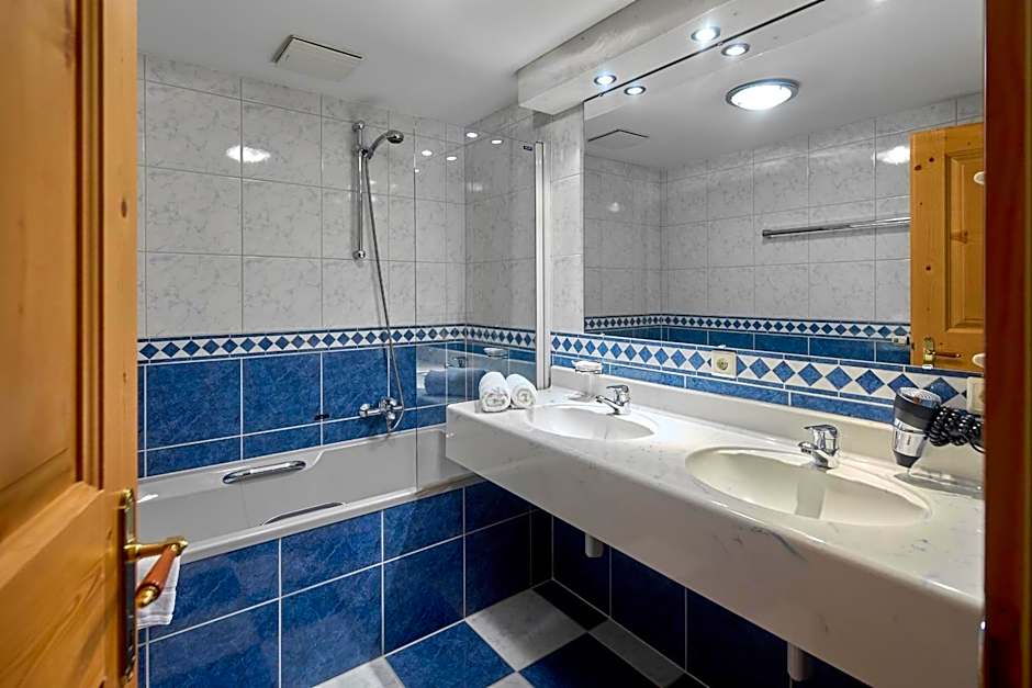 Alt Montafon Hotel Appartements by Pferd auf Wolke