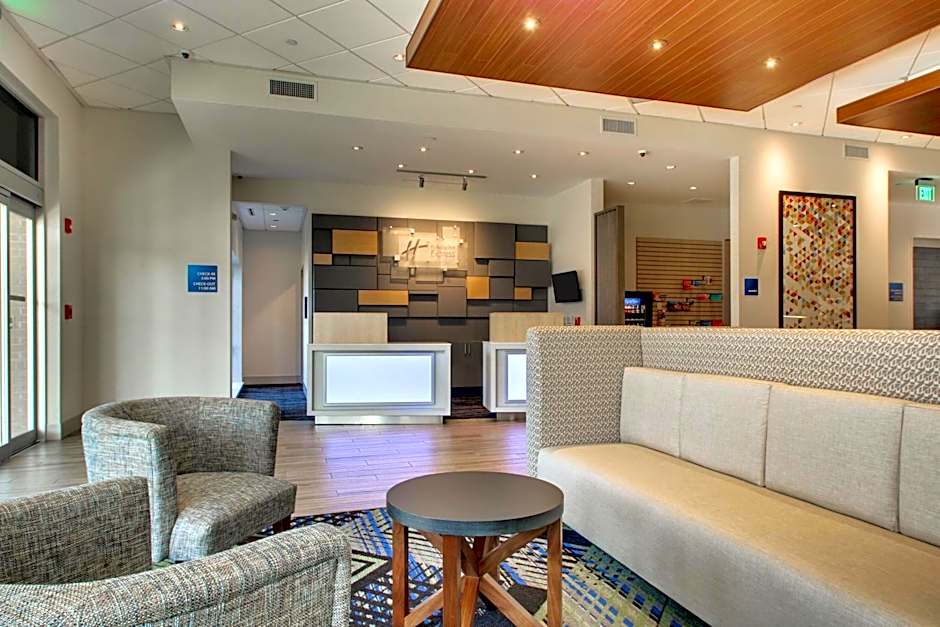 Holiday Inn Express & Suites Charleston NE Mt Pleasant US17 By IHG