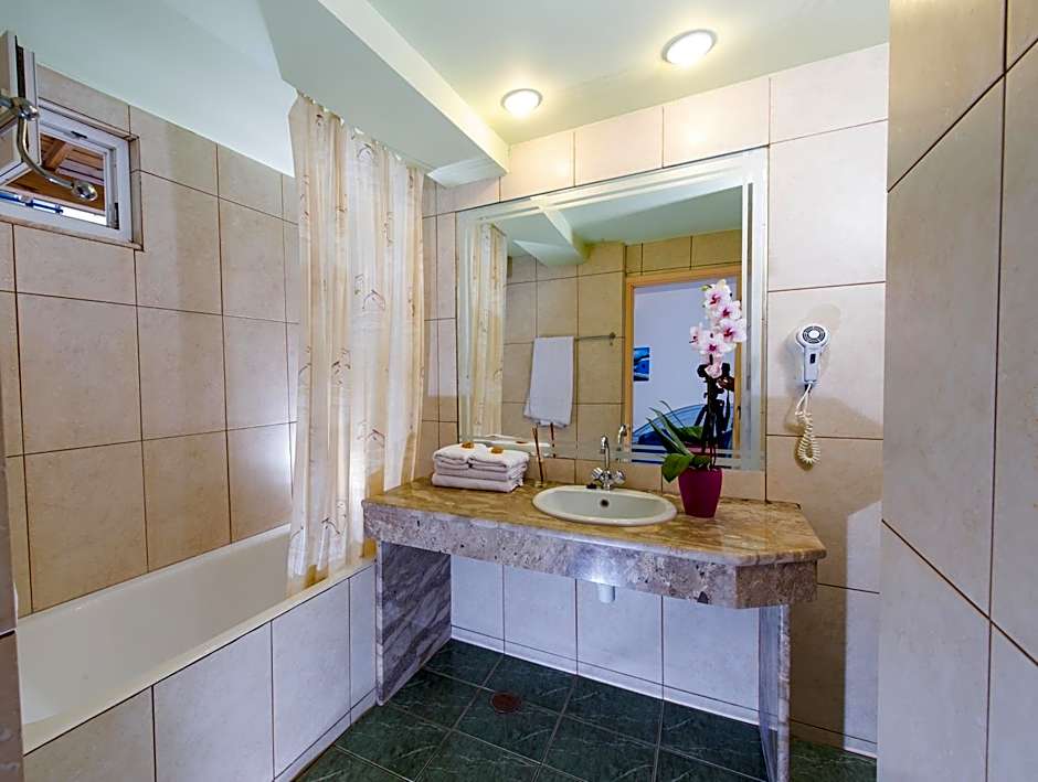 Creta Hotel