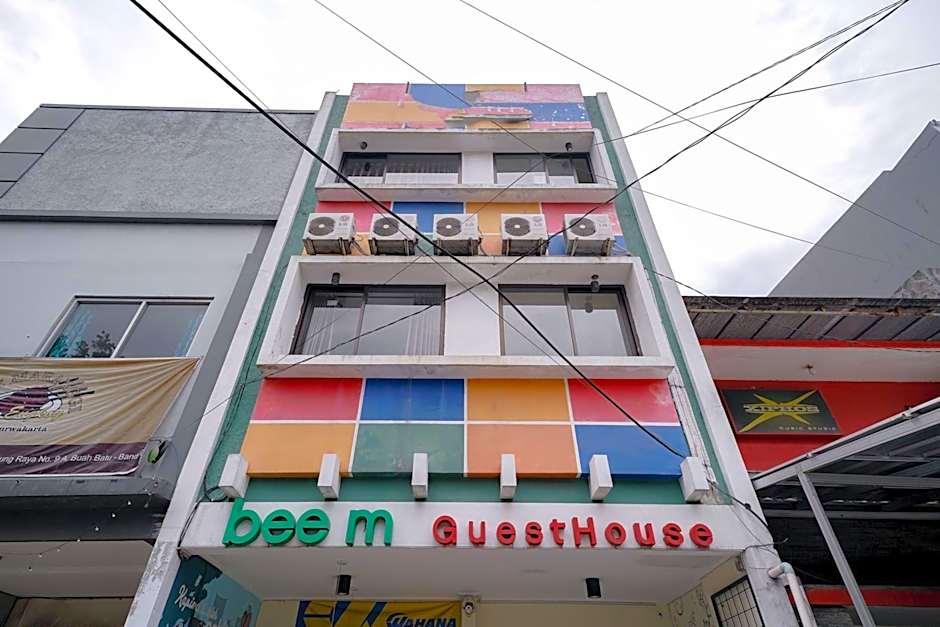 Photo 1 of 22 of RedDoorz at Buah Batu 5