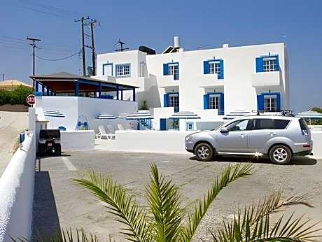 Blue Dolphin Studios and Apartment