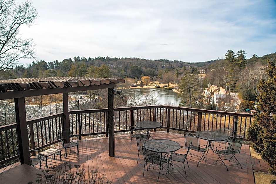 Cliff Dwellers Inn