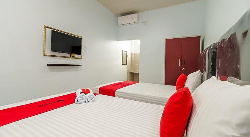 RedDoorz Plus near Palembang Icon Mall 2