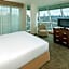 LIC Manhattan View Hotel