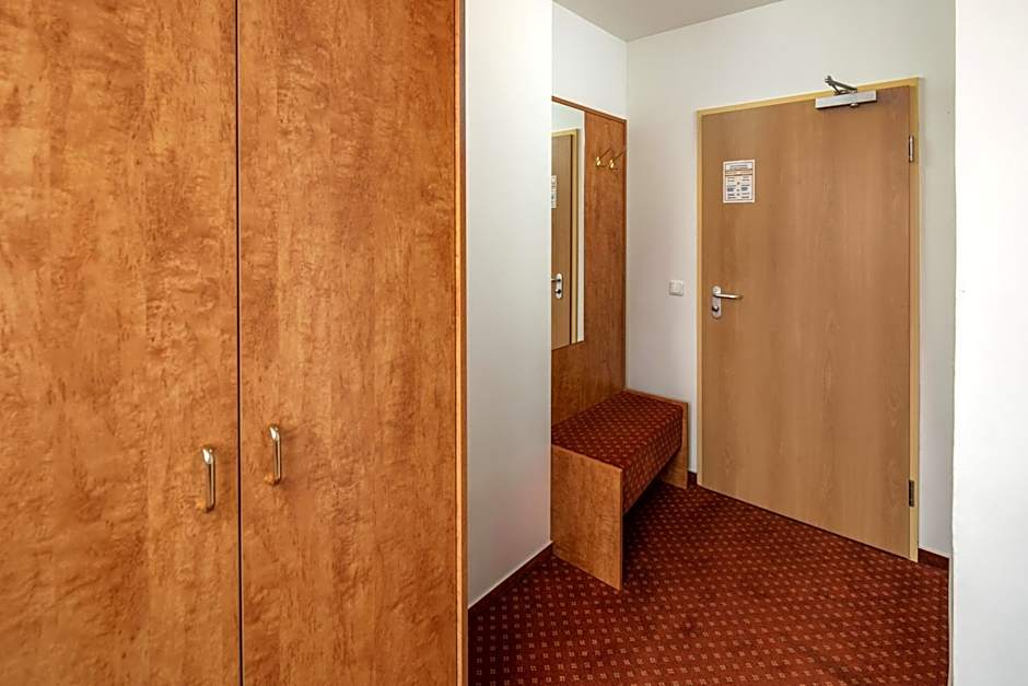 Academy Lodge Boardinghouse