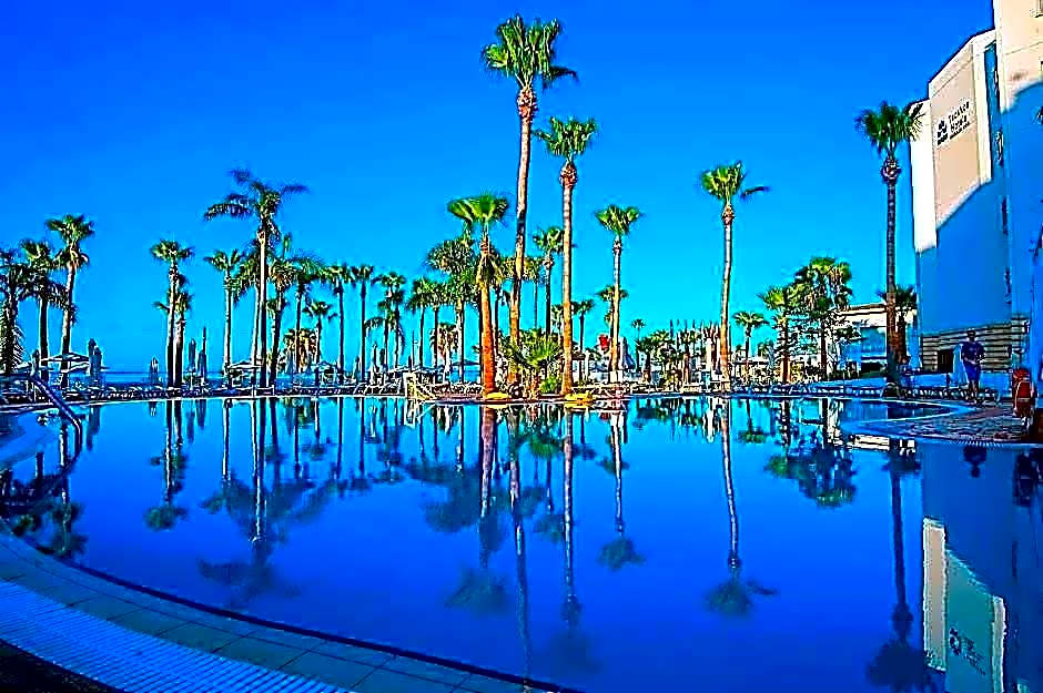 Marlita Beach Hotel Apartments