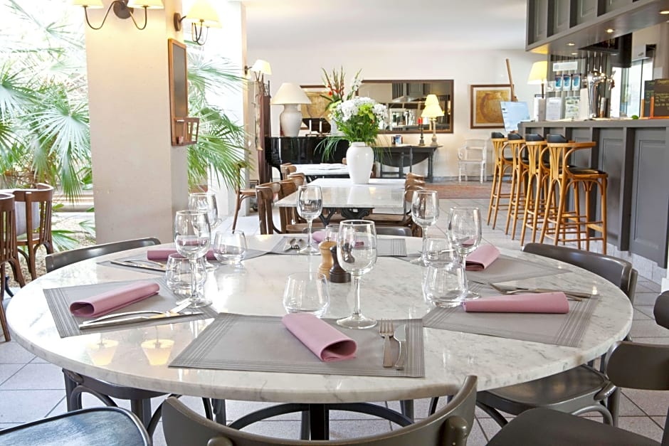 Golden Tulip Avignon Le Paradou
