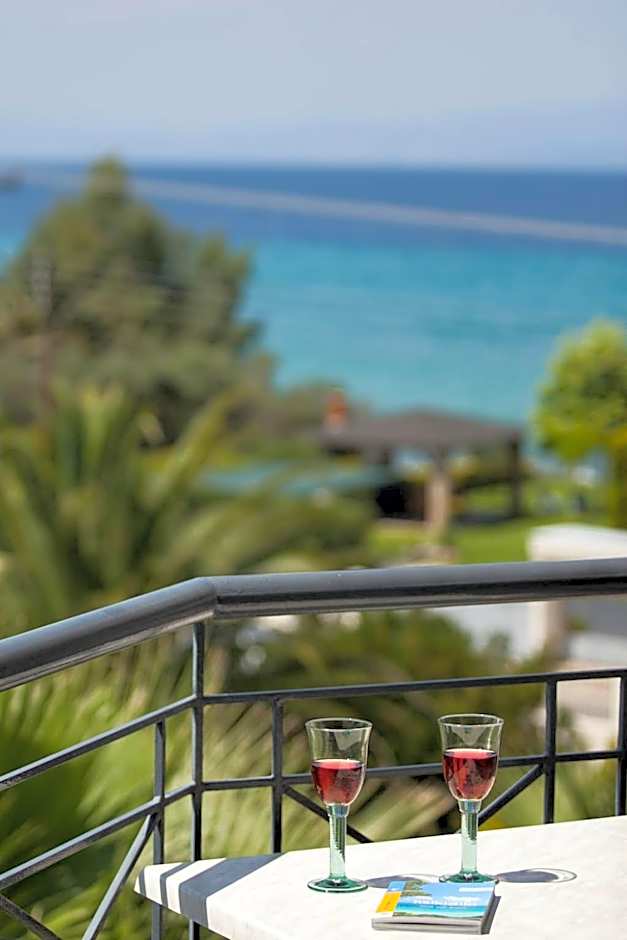 SUN RESIDENCE Exclusive Seaside Suites