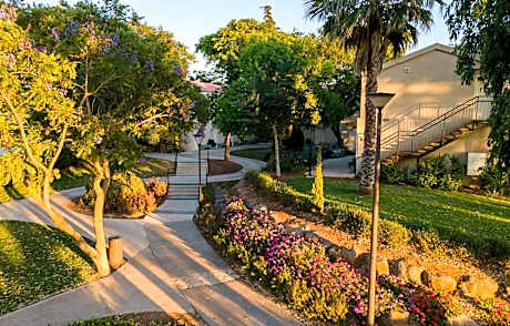 Keshet Yehonatan Country Lodging