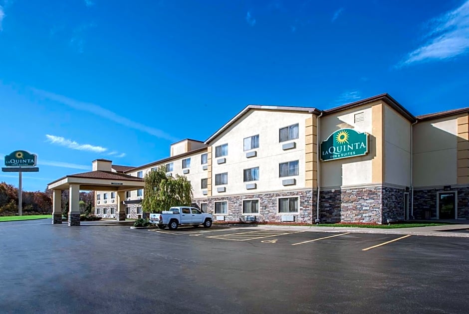 La Quinta Inn & Suites by Wyndham Erie