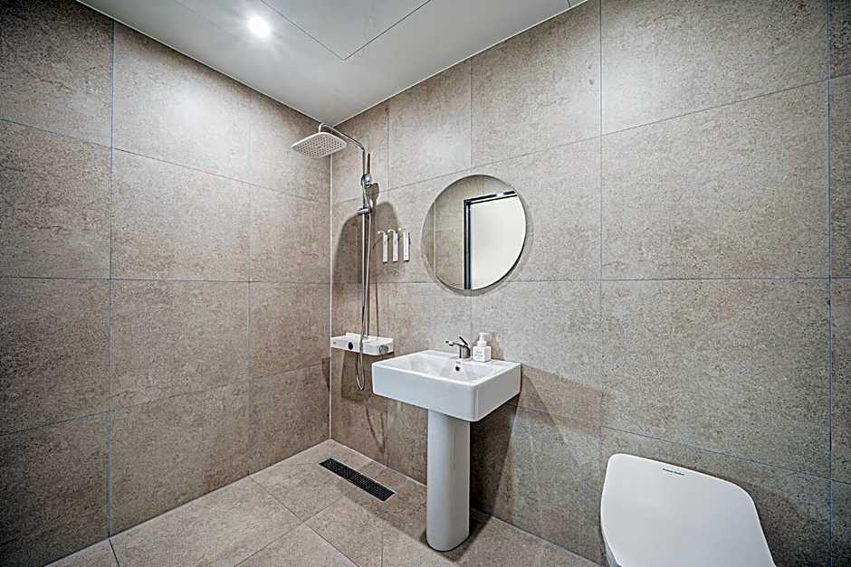 Gyeongju Poverta Hotel