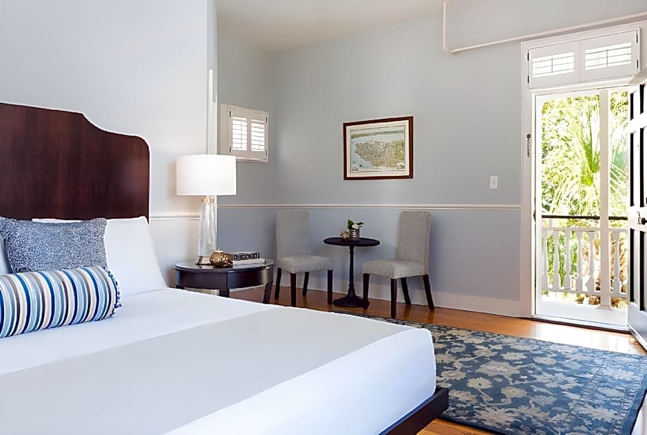 Elliott House Inn