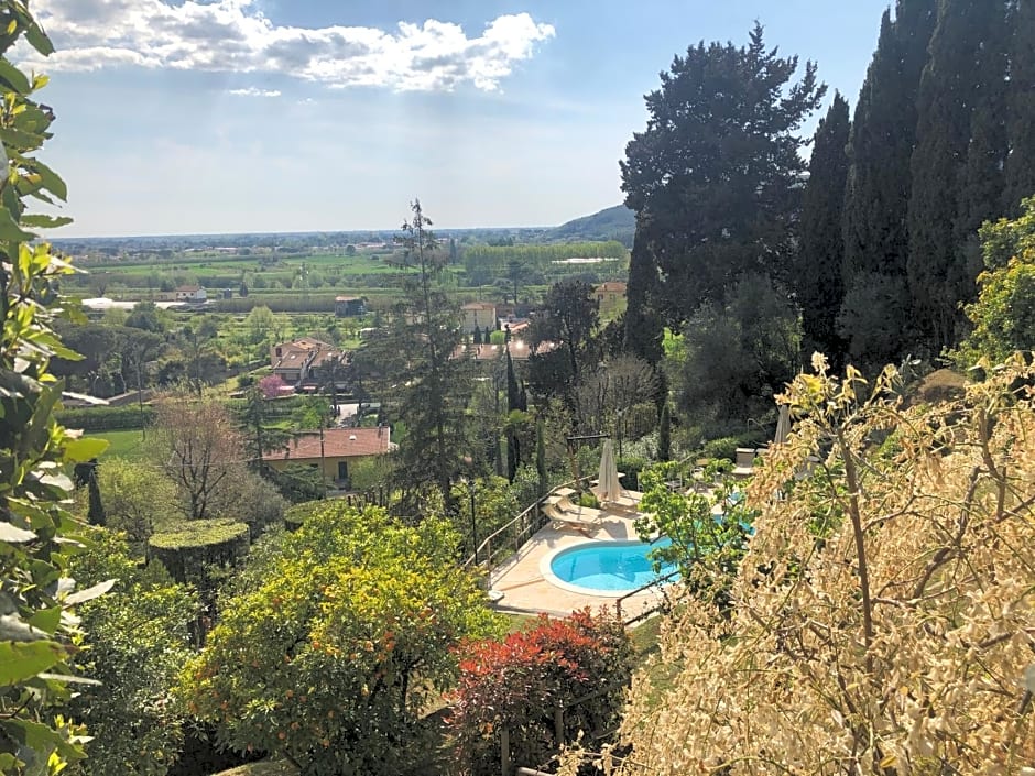 Villa Alta - Residenza d'epoca con piscina