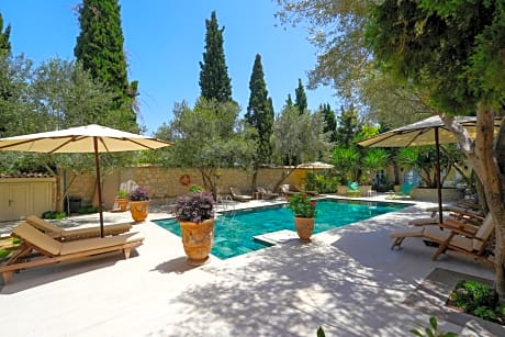 Alaçatı Taş Otel
