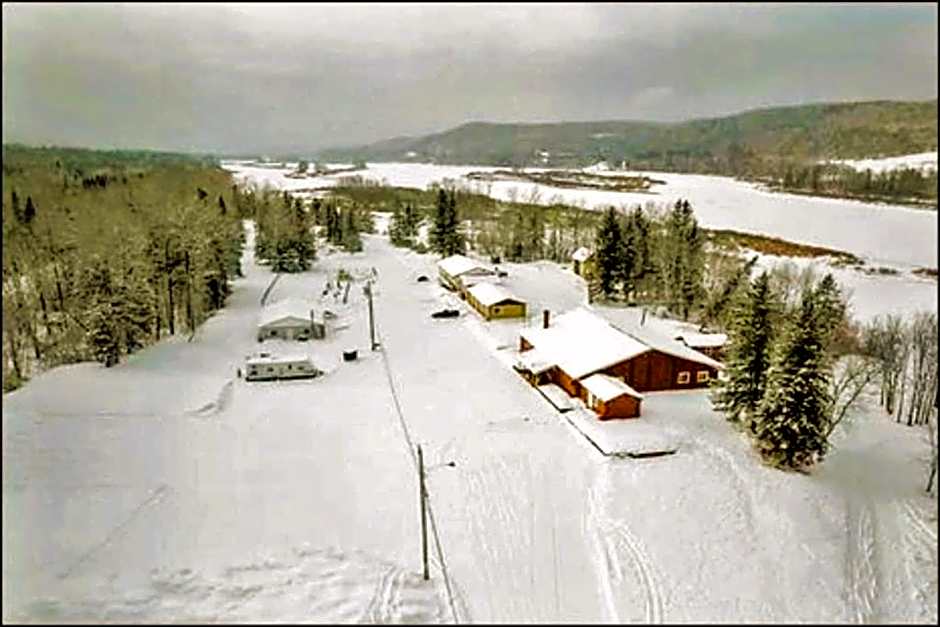Love Hotels St John River by OYO at Fort Kent ME