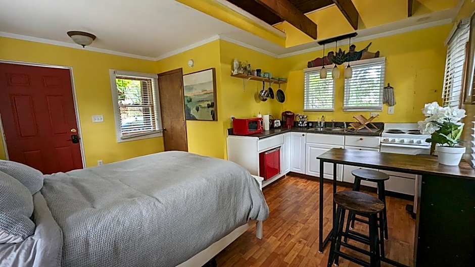 Bon Paul & Sharky's Hostel