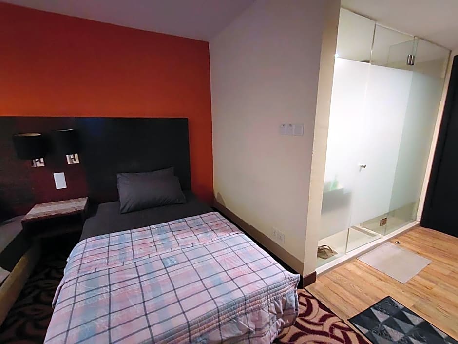 Stay In Kay Kay Hotel Suite at South China Sea Place Suite