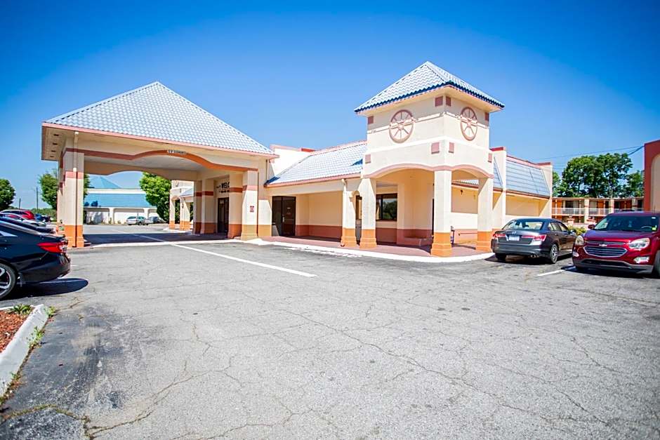 OYO hotel Greensboro east I 40