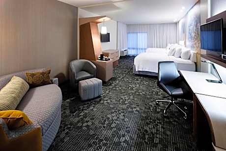 Suite, 2 Queen, Sofa bed