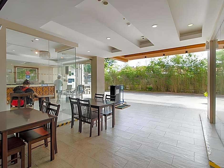 Main Hotel and Suites Cebu