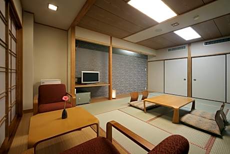 Japanese-Style Quadruple Room
