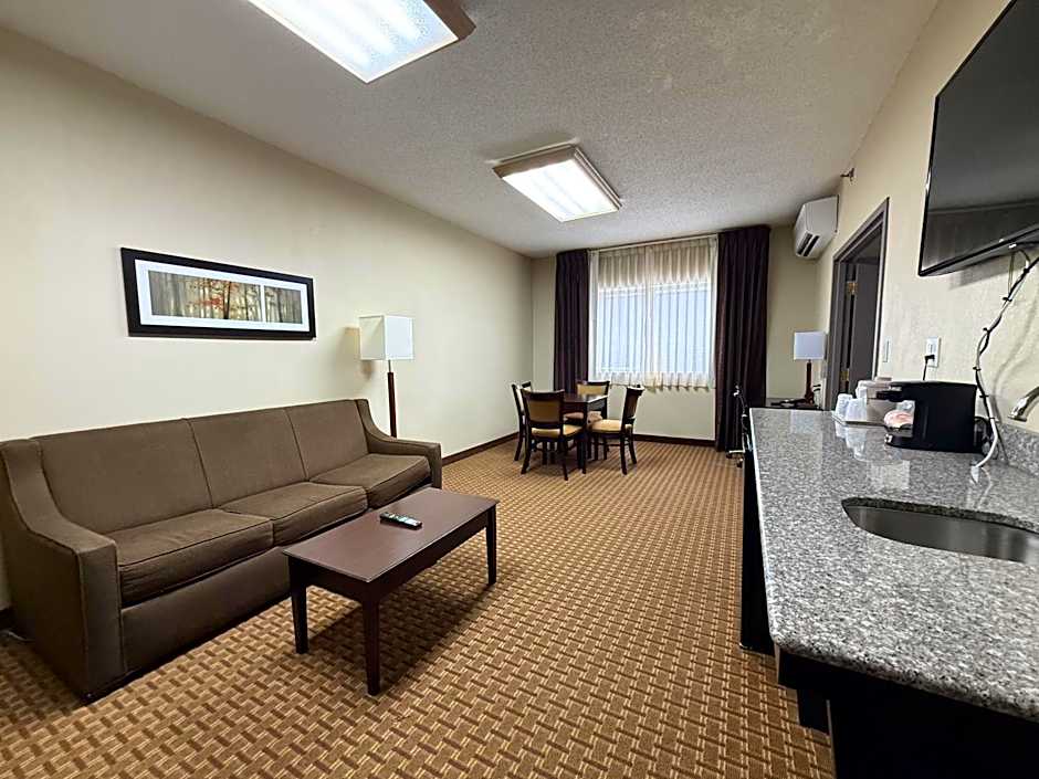 Photo 1 of 5 of 1 Bedroom 1 King Bed with Sofabed Suite