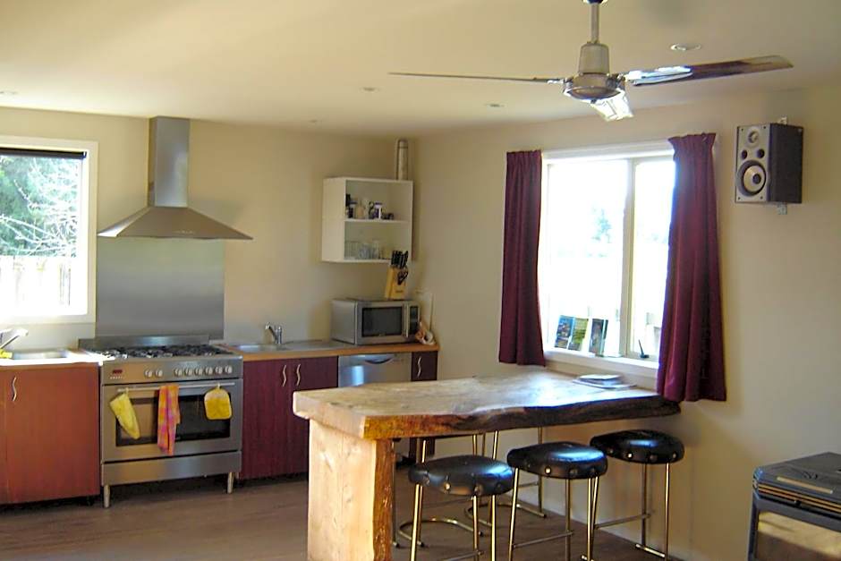 Springfield Motel and Lodge