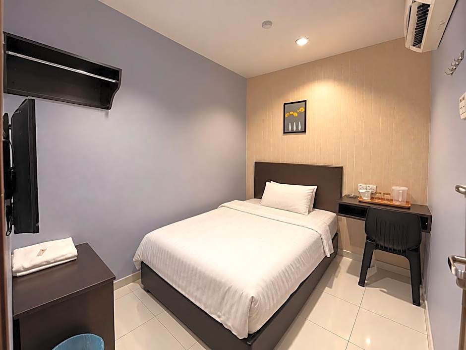 Photo 1 of 1 of Single Room