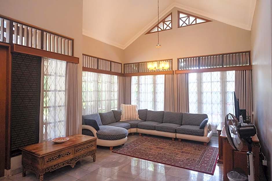 SAREH VILLA by The Lavana