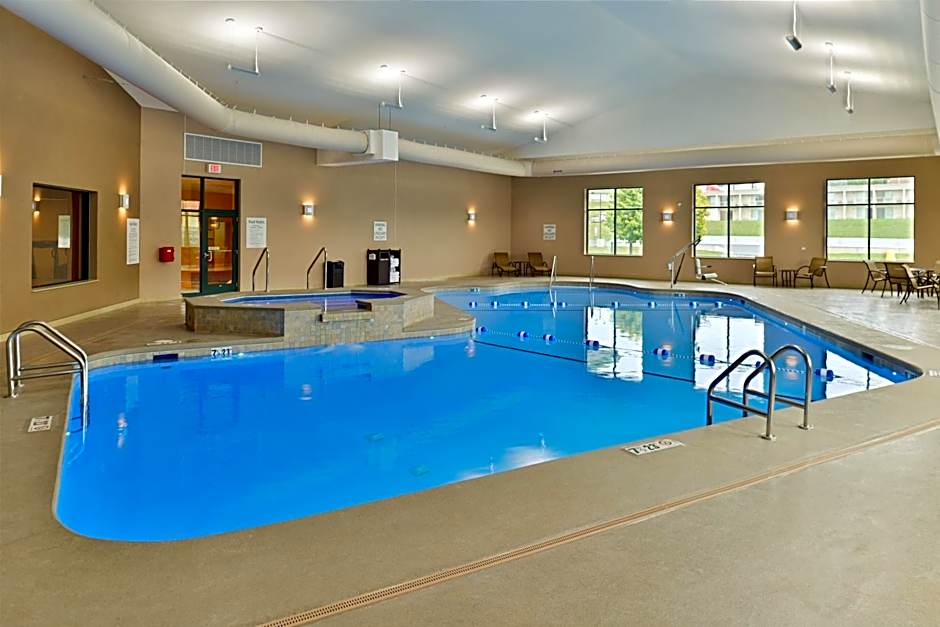 Holiday Inn Express Breezewood By IHG