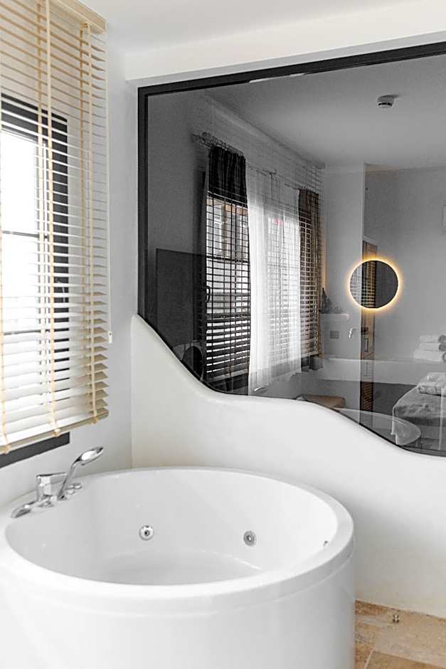 Gran Via Alsancak ( Boutique Hotel )