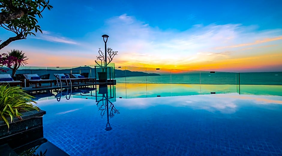 Sala Danang Beach Hotel