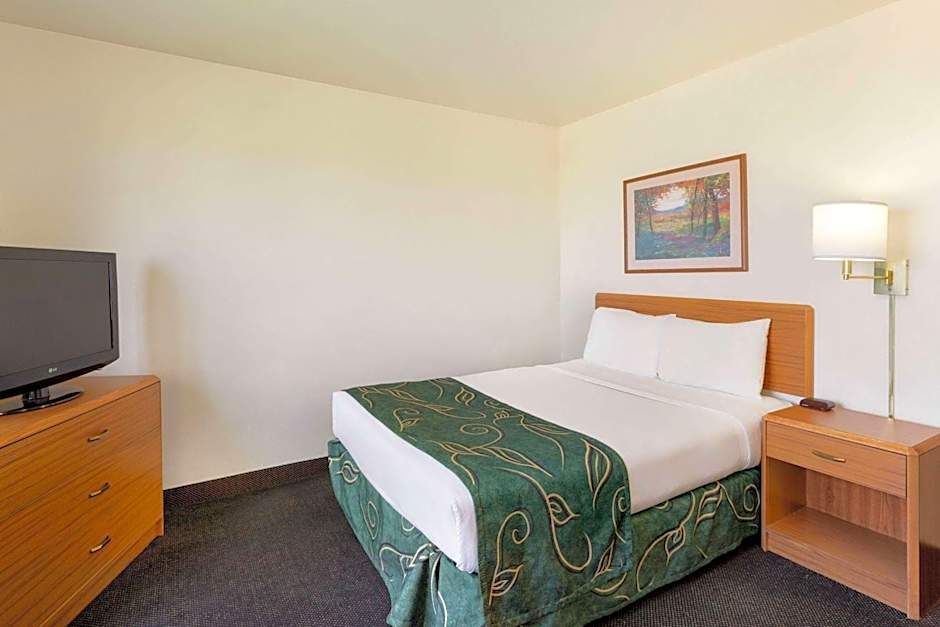 Travelodge by Wyndham Sharon Springs