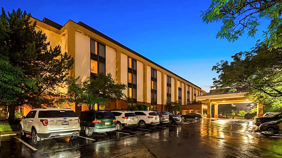 SureStay Plus Hotel by Best Western Chicago Lombard