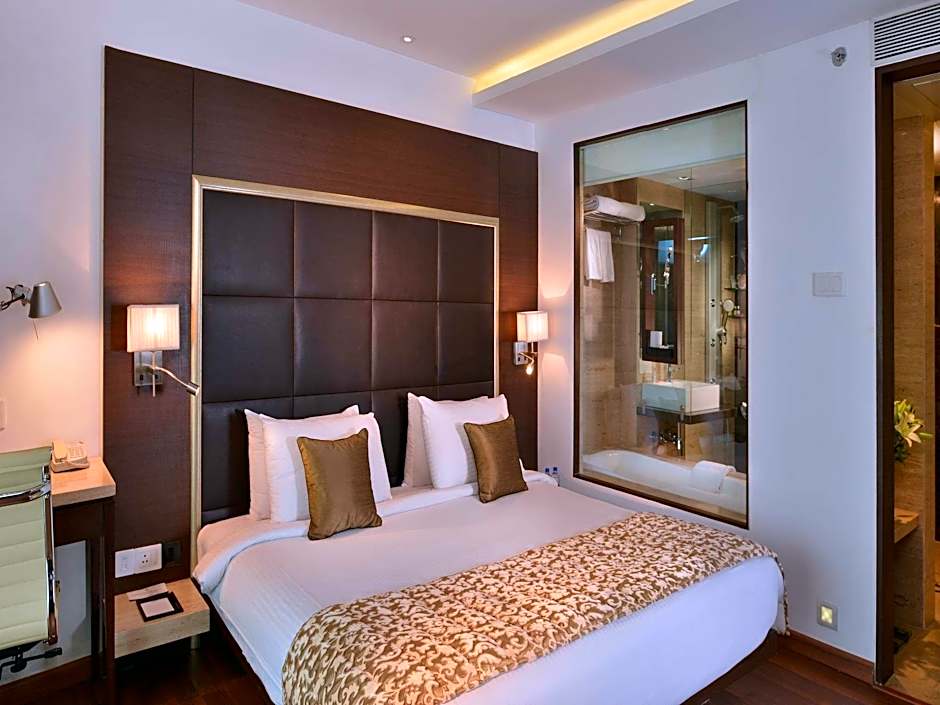 Majestic Court Sarovar Portico