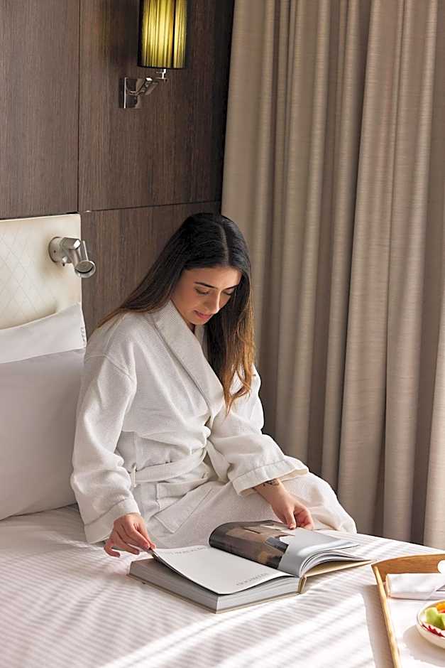 Holiday Inn Warwick Farm By IHG