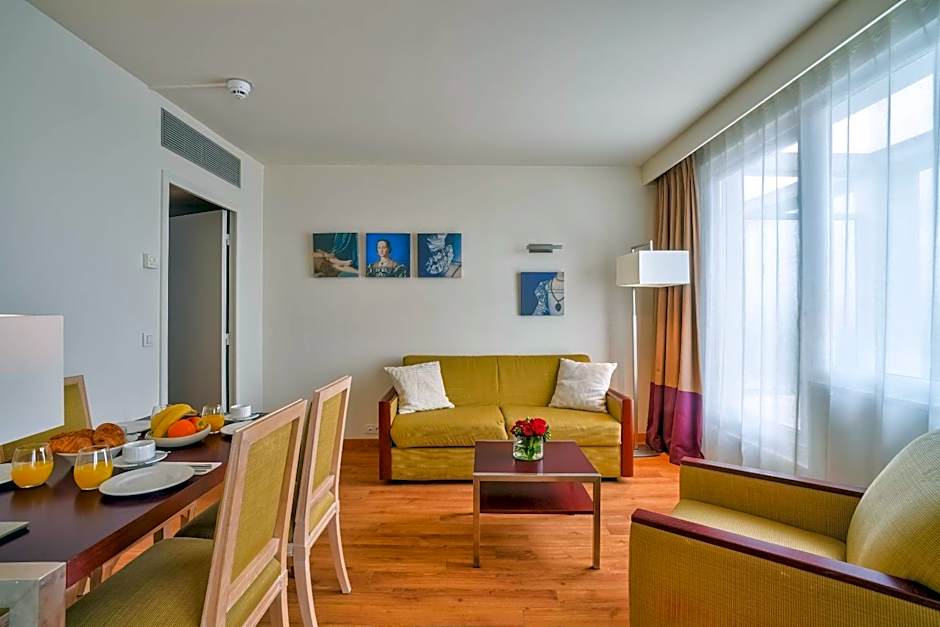 Clarion Paris CDG Airport
