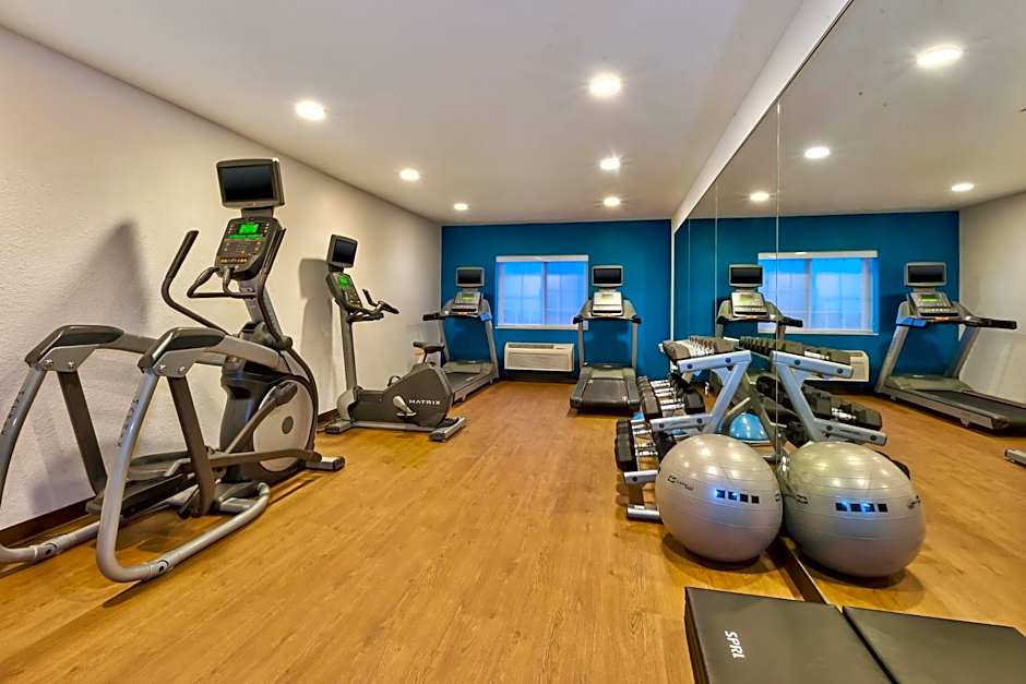 Holiday Inn Express Hotel & Suites Petoskey By IHG