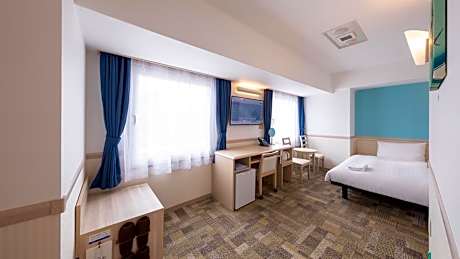 Accessible Twin Room - Non-Smoking