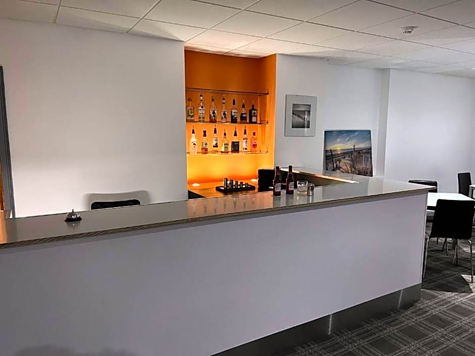 OYO Wave Crest Hotel