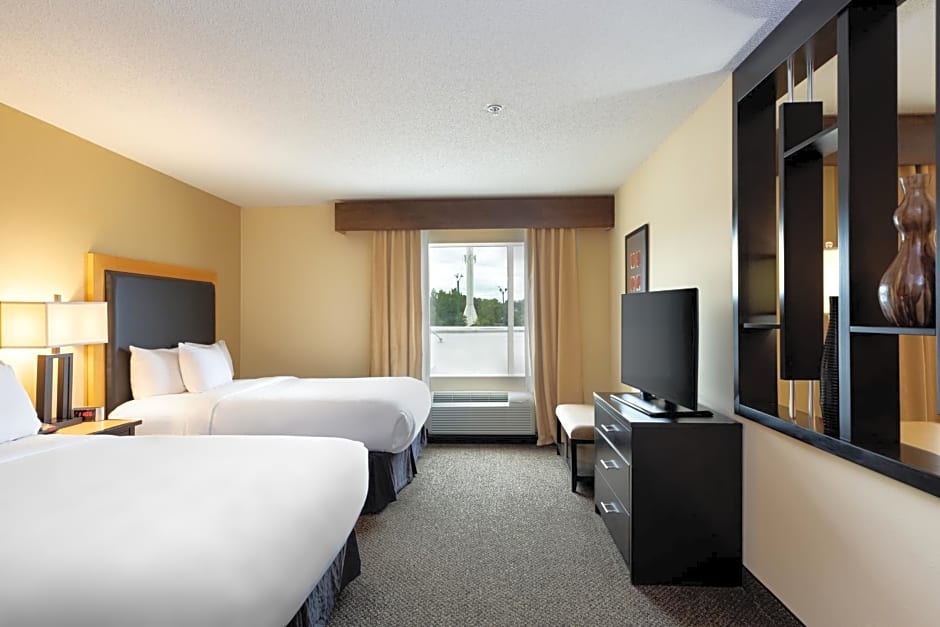 DoubleTree by Hilton Hotel Savannah Airport