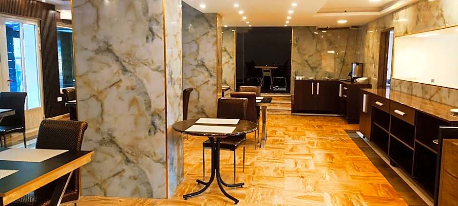 Golden Hotel