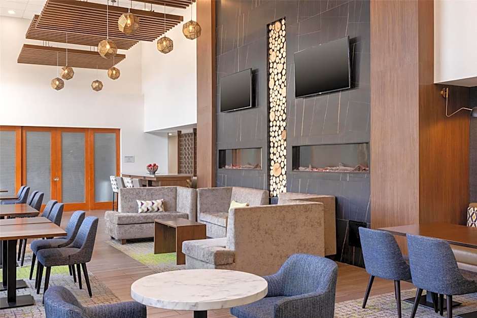 Hampton Inn By Hilton & Suites Windsor, On