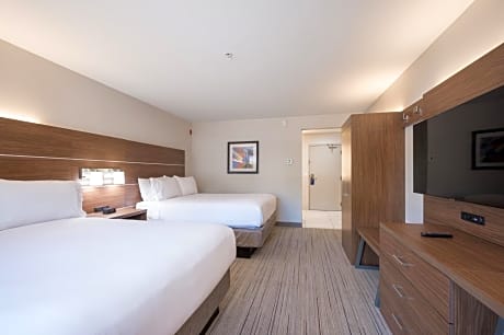 Queen Room with Two Queen Beds - Mobility Access Tub/Non-Smoking