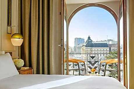 Classic King Room with Furnished Balcony