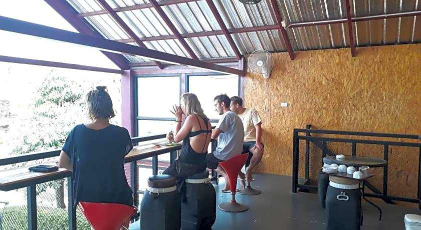 Lanta Hostel - Adult only