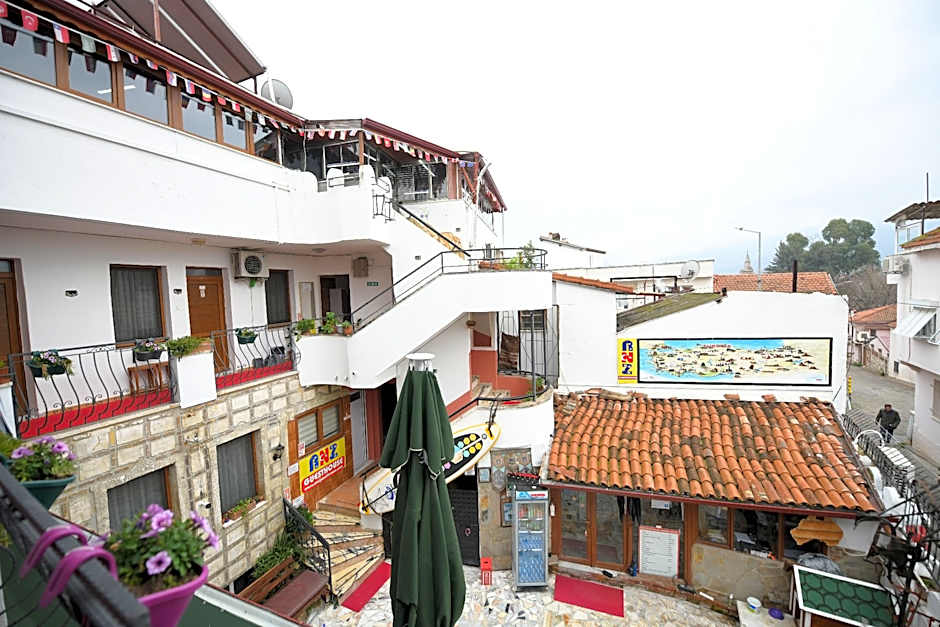 Anz Guest House Pansiyon